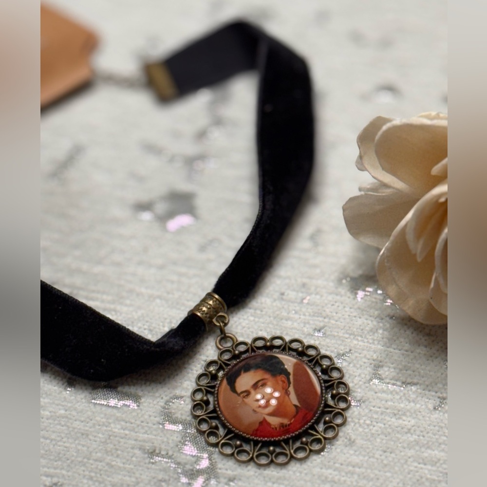 Vintage Style Frida Kahlo Black Velvet Necklace with Artistic Pendant - Picture 4 of 5